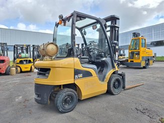 Four wheel front forklift Caterpillar GP25N - 4