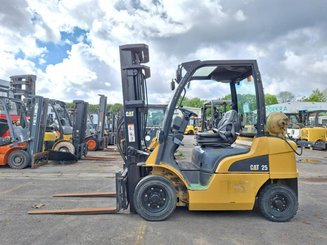 Four wheel front forklift Caterpillar GP25N