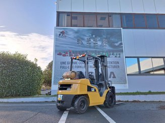 Four wheel front forklift Caterpillar GP30NTD