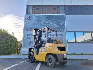 Four wheel front forklift Caterpillar GP30NTD