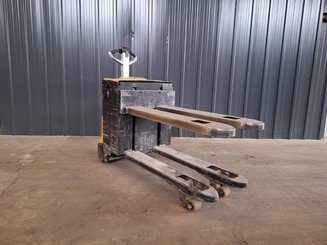 Pedestrian pallet truck Caterpillar NPP20N2E