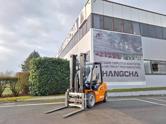 Four wheel front forklift Hangcha XE38i