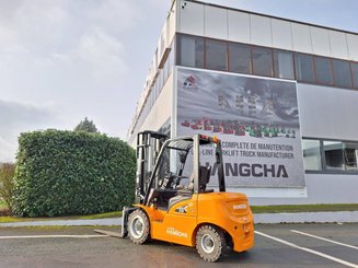 Four wheel front forklift Hangcha XE38i