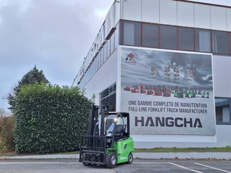 Four wheel front forklift Hangcha AE25-I - 1