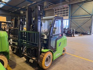 Four wheel front forklift Hangcha AE30-I - 1