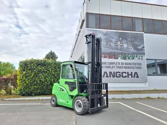 Four wheel front forklift Hangcha XC50i-600 - 1