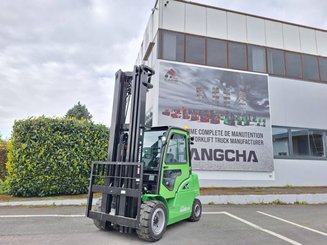 Four wheel front forklift Hangcha XC50i-600