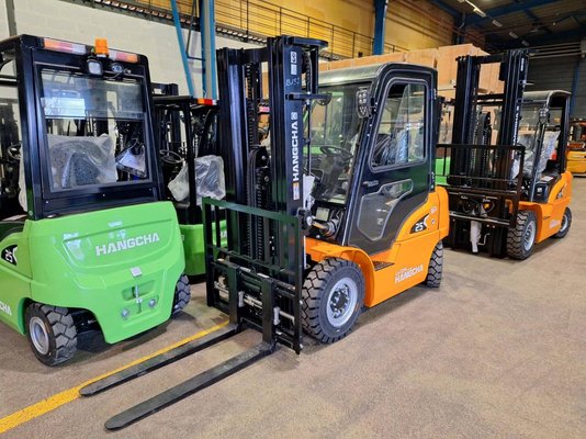 Four wheel front forklift Hangcha XE25i (CPD25-XEY2-SI) - 1