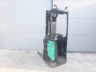 Stand-on pallet stacker Caterpillar NSR16N
