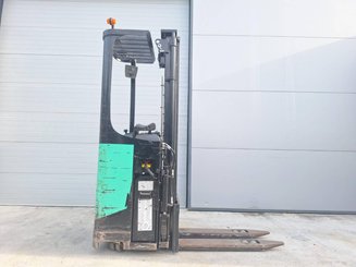 Stand-on pallet stacker Caterpillar NSR16N - 2