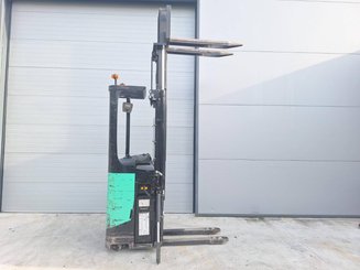 Stand-on pallet stacker Caterpillar NSR16N