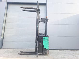 Stand-on pallet stacker Caterpillar NSR16N