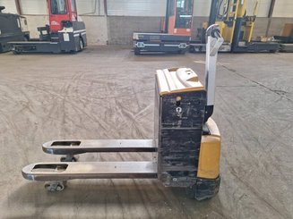 Pedestrian pallet truck Caterpillar NPP20N