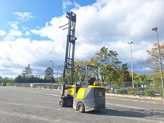 Articulated forklift Aisle Master 20SE