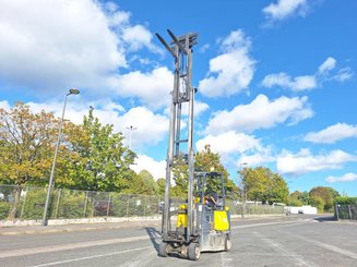 Articulated forklift Aisle Master 20SE