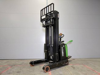 Stacker truck with folding platform Hangcha CQDB16-AC2S-I - 6