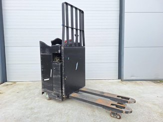 Low-level order picker Caterpillar NPR20N