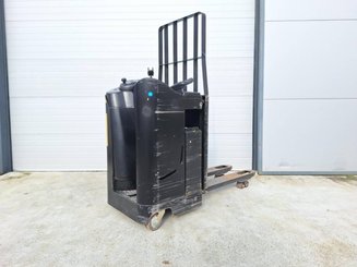 Low-level order picker Caterpillar NPR20N