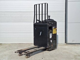 Low-level order picker Caterpillar NPR20N
