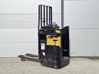 Low-level order picker Caterpillar NPR20N