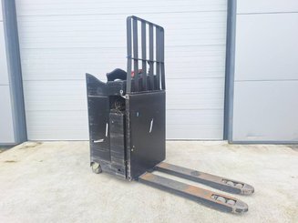 Low-level order picker Caterpillar NPR20N