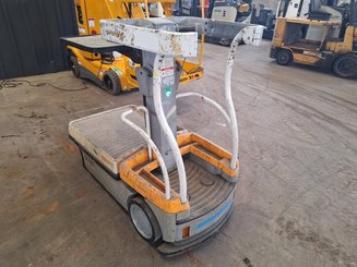 Vertical lift platform Crown WAVE50-84