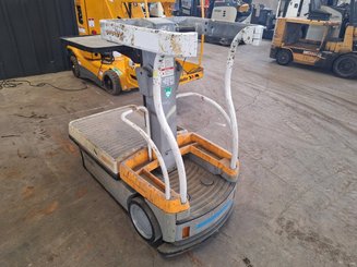 Vertical lift platform Crown WAVE50-84 - 1