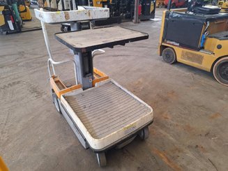 Vertical lift platform Crown WAVE50-84