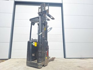Stand-on pallet stacker Caterpillar NSR16NI