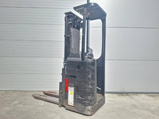 Stand-on pallet stacker Caterpillar NSR16NI