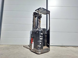 Stand-on pallet stacker Caterpillar NSR16NI