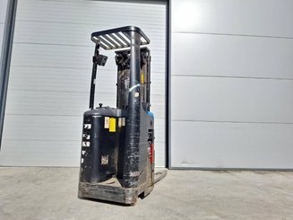 Stand-on pallet stacker Caterpillar NSR16NI