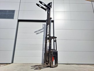 Stand-on pallet stacker Caterpillar NSR16NI