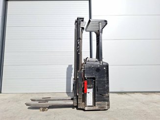 Stand-on pallet stacker Caterpillar NSR16NI