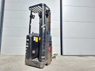 Stand-on pallet stacker Caterpillar NSR16NI