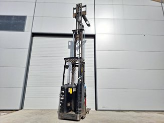 Stand-on pallet stacker Caterpillar NSR16NI