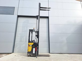 Stand-on pallet stacker Caterpillar NSR20N