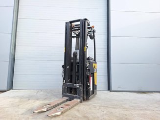 Stand-on pallet stacker Caterpillar NSR20N