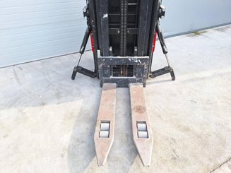 Stand-on pallet stacker Caterpillar NSR20N