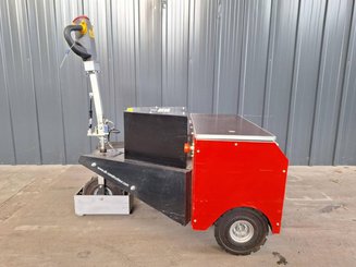 Tow tractor STI PTA2A - 5