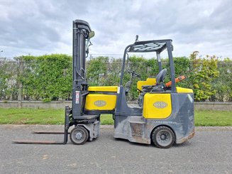 Articulated forklift Aisle Master 20SE