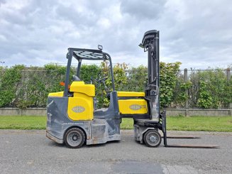 Articulated forklift Aisle Master 20SE - 2