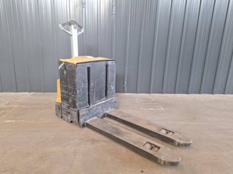 Pedestrian pallet truck Caterpillar NPP20N2E