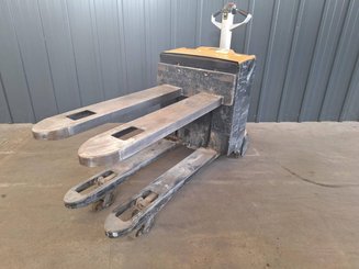 Pedestrian pallet truck Caterpillar NPP20N2E