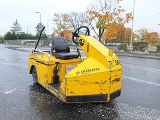 Tow tractor Charlatte TE206 - 1