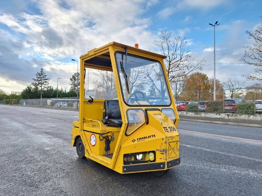 Tow tractor Charlatte TE206 - 1