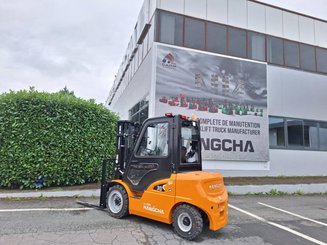 Four wheel front forklift Hangcha XE30i (CPD30-XEY2-SI)