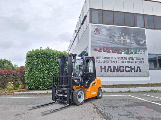 Four wheel front forklift Hangcha XE30i (CPD30-XEY2-SI) - 1