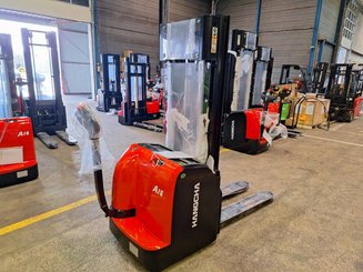 Pedestrian pallet stacker Hangcha CDD16-AC2