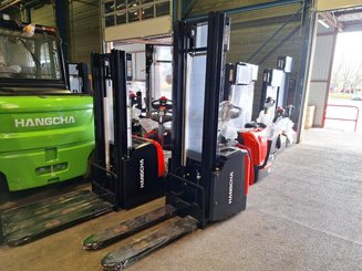 Stacker truck with folding platform Hangcha CDD12-AC2S-L